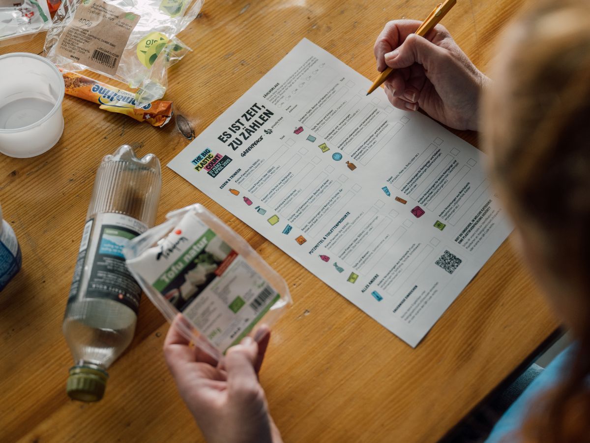 Participant tallying their plastic packaging